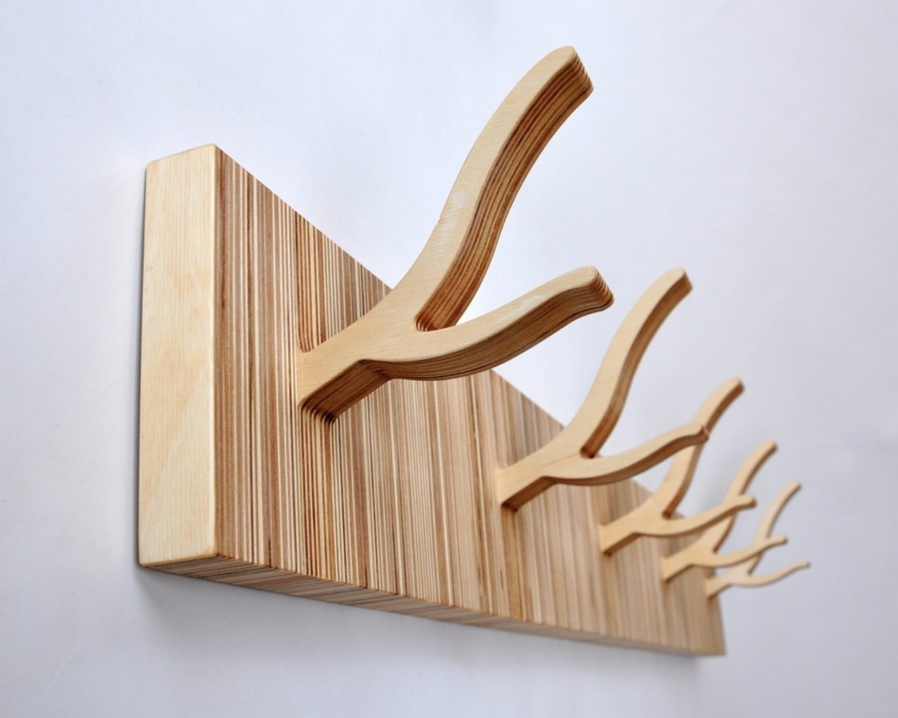 Izdeliya iz. Интересные деревянные изделия. Креативные изделия из дерева. Дизайнерские изделия из дерева. Дизайнерские вещи из дерева.